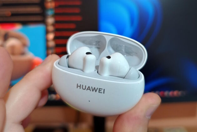 Huawei FreeBuds 6i review in romana
